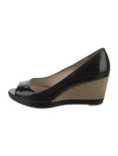 Pre-owned Prada Patent Leather Pumps In Black