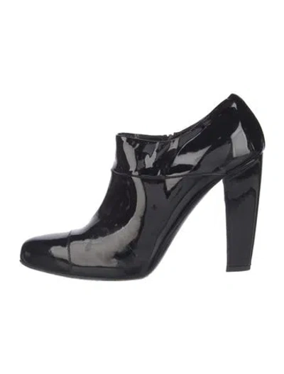 Pre-owned Prada Patent Leather Pumps In Black
