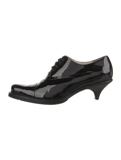 Pre-owned Prada Patent Leather Pumps In Black