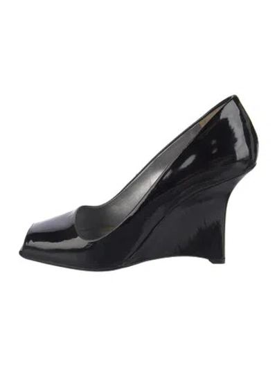 Pre-owned Prada Patent Leather Pumps In Black