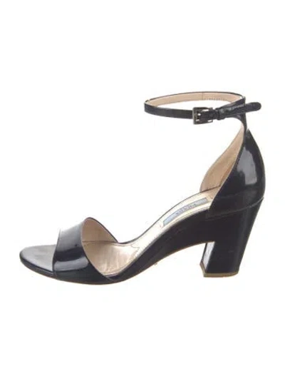 Pre-owned Prada Patent Leather Pumps In Black