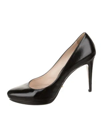 Pre-owned Prada Patent Leather Pumps In Black