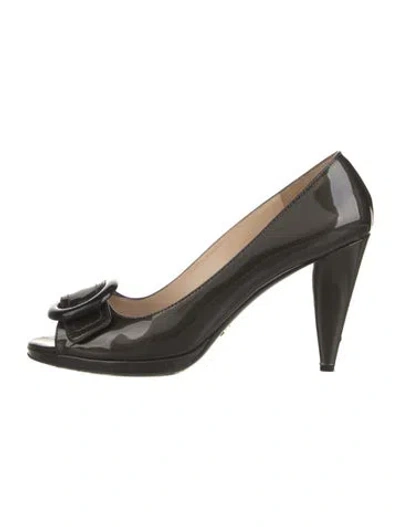 Pre-owned Prada Patent Leather Pumps In Brown