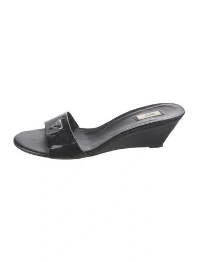 Pre-owned Prada Patent Leather Slides In Black