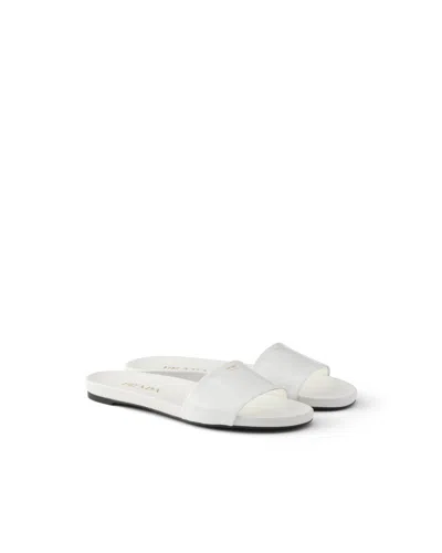 Prada Pantoletten Aus Lackleder In White
