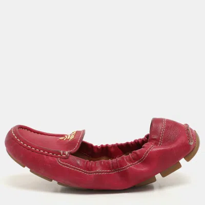 Pre-owned Prada Pink Leather Logo Scrunch Loafers Size 35