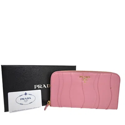 Prada Pink Leather Wallet  ()