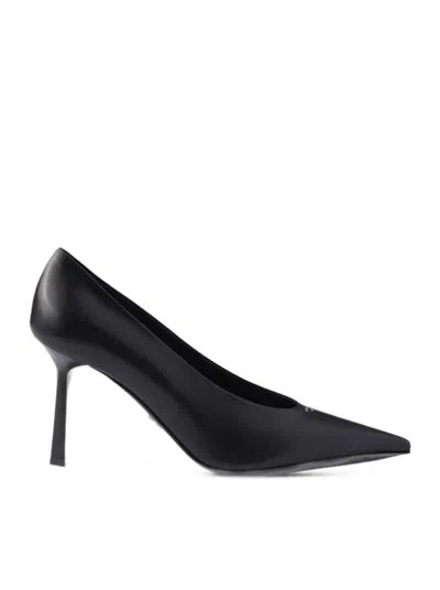 Prada Pointed Pump In Smooth Leather In Black