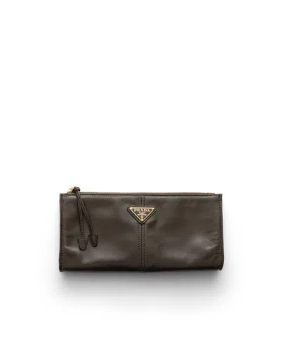 Prada Pouch Aus Leder In Green