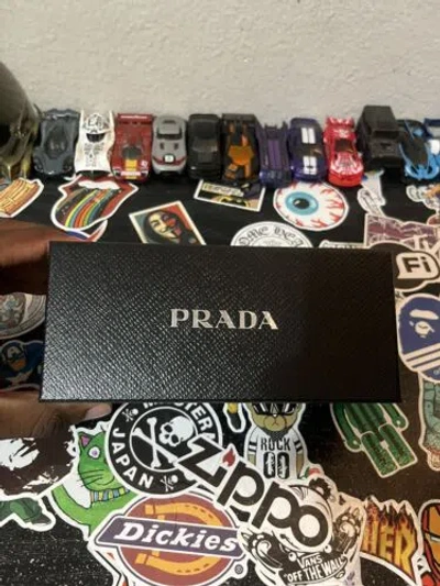 Pre-owned Prada Pr 08ys Unisex Sunglasses - Black/dark Grey (1ab5s0) In Gray