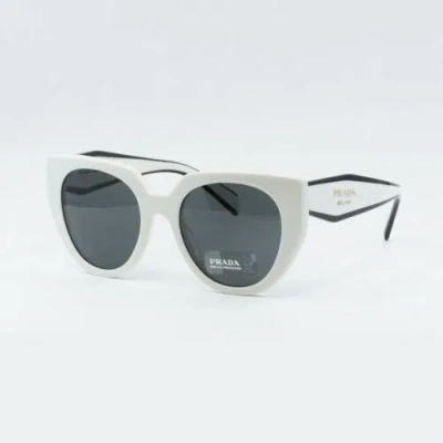 Pre-owned Prada Pr14ws 1425s0 White/dark Grey 52-20-140 Sunglasses In Gray