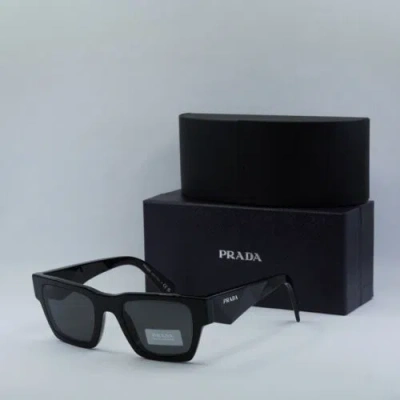 Pre-owned Prada Pra06s 16k08z Black/dark Grey 50-21-145 Sunglasses In Gray