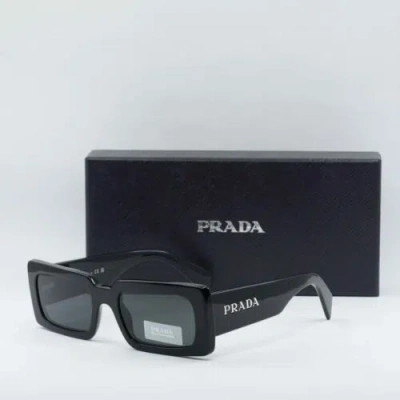 Pre-owned Prada Pra07s 1ab5s0 Black/dark Gray 52-20-145 Sunglasses