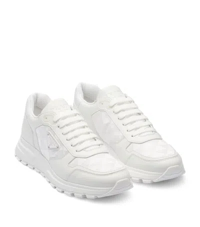 Prada High-top-sneaker Aus Leder Und Re-nylon In White