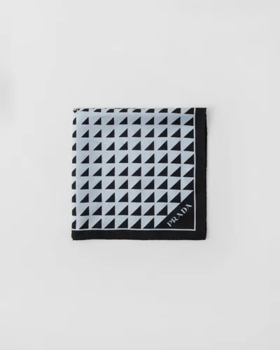 PRADA SCHAL AUS SEIDENTWILL MIT PRINT, 55 X 55