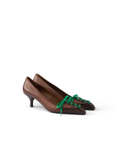 Prada Pumps Aus Antikisiertem Leder In Kakaobraun