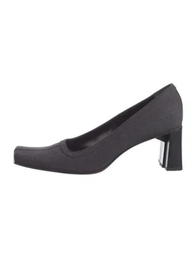 Pre-owned Prada Pumps In Black