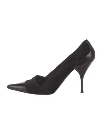 Pre-owned Prada Pumps In Black