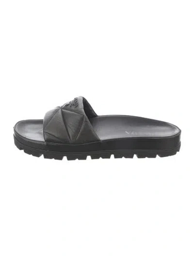 Pre-owned Prada Quilted Pattern Leather Slides In Black