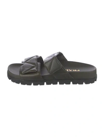 Pre-owned Prada Quilted Pattern Leather Slides In Green