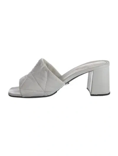 Pre-owned Prada Quilted Pattern Leather Slides In White