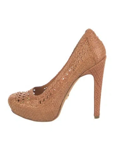 Pre-owned Prada Raffia Cutout Accent Pumps In Neutral