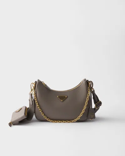 Prada Re-edition 2005 Tasche Aus Saffiano-leder In Gray