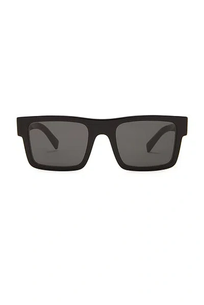 PRADA RECTANGLULAR FRAME SUNGLASSES