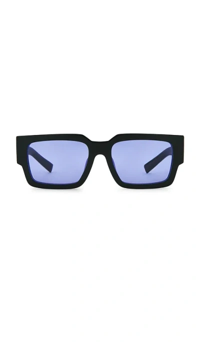 Prada Rectangular Sunglasses In Black
