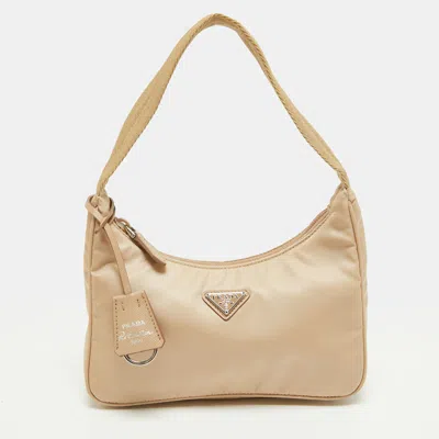 Pre-owned Prada Re-edition 2000 Beige Nylon Hobo In Sand