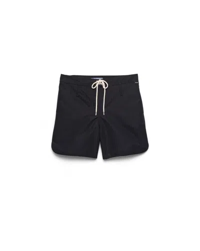 Prada Shorts Aus Re-nylon In Black