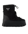 Prada Schneestiefel Mit Logo-schild In Black