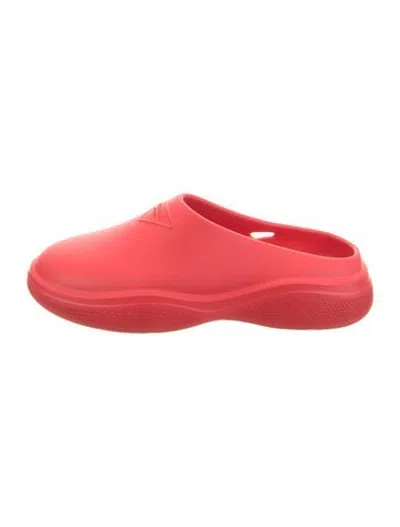 Pre-owned Prada Rubber Cutout Accent Slides In Red