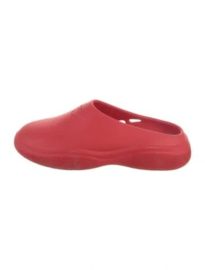 Pre-owned Prada Rubber Slides In Red