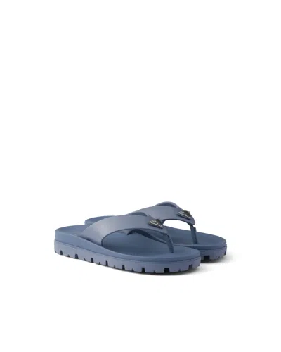 Prada Zehensteg-sandalen Aus Gummi In Blue
