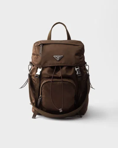 Prada Rucksack Aus Re-nylon In Brown