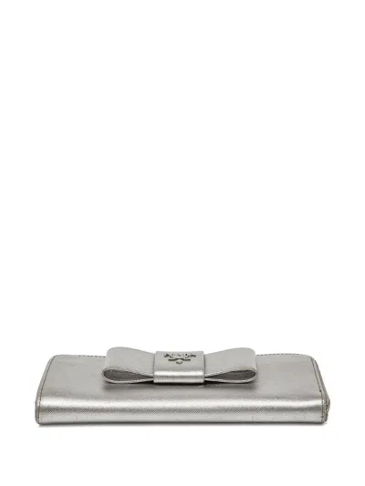 Pre-owned Prada Saffiano Bow Wallet In Silver