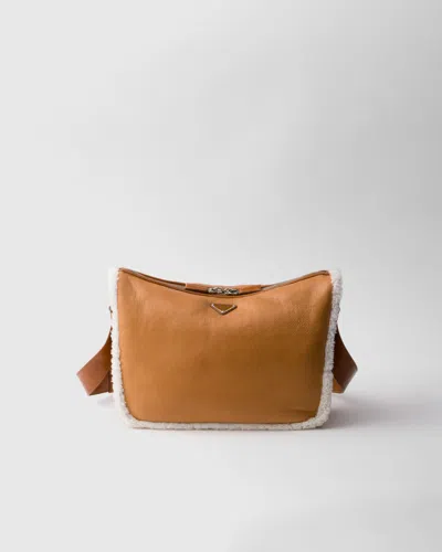 Prada Schultertasche Aus Lammfell In Cognac/natur