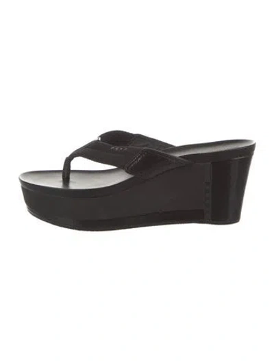Pre-owned Prada Signature Logo Patent Leather Flip Flops In Black