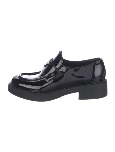 Pre-owned Prada Signature Logo Patent Leather Oxfords In Black