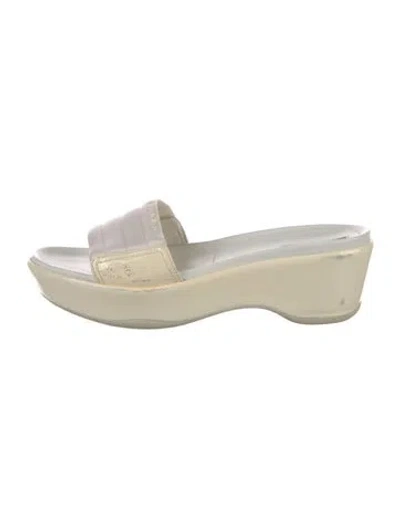 Pre-owned Prada Signature Logo Patent Leather Slides In White