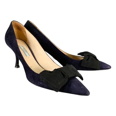 Pre-owned Prada Size 11 Navy Suede Bow Pointed Toe Kitten Heel Pumps In Blue