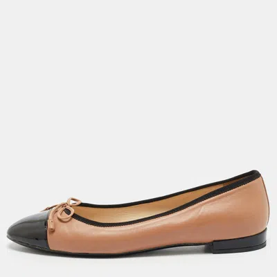 Pre-owned Prada Size 37 Beige/black Leather And Patent Leather Ballet Flats
