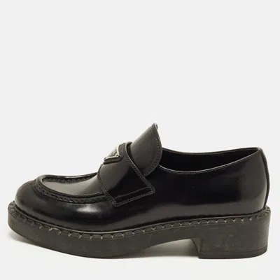 Pre-owned Prada Size 37 Black Leather Logo Plague Loafers