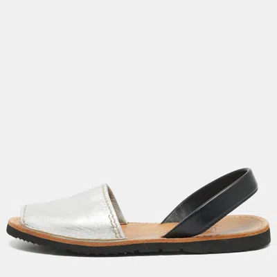 Pre-owned Prada Size 38.5 Silver/black Leather Flat Sandals
