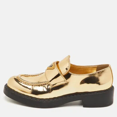 Pre-owned Prada Size 39.5 Gold Patent Leather Triangle Logo Slip On Loafers