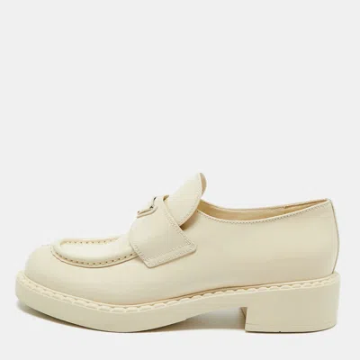 Pre-owned Prada Size 40 Cream Patent Leather Loafers In White
