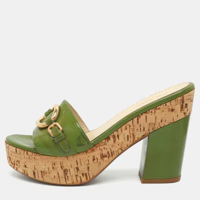 Pre-owned Prada Size 40 Green Patent Leather Buckle Detail Cork Platform Slide Sandals
