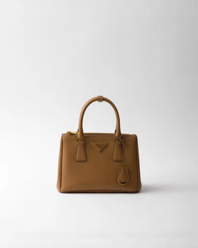 Prada Kleine  Galleria Tasche Aus Saffiano-leder In Karamell