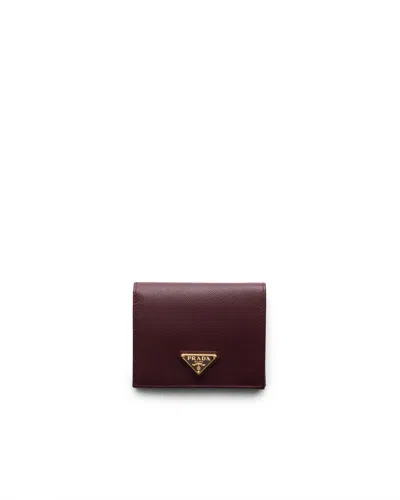 Prada Kleines Portemonnaie Aus Saffiano Leder In Burgundy